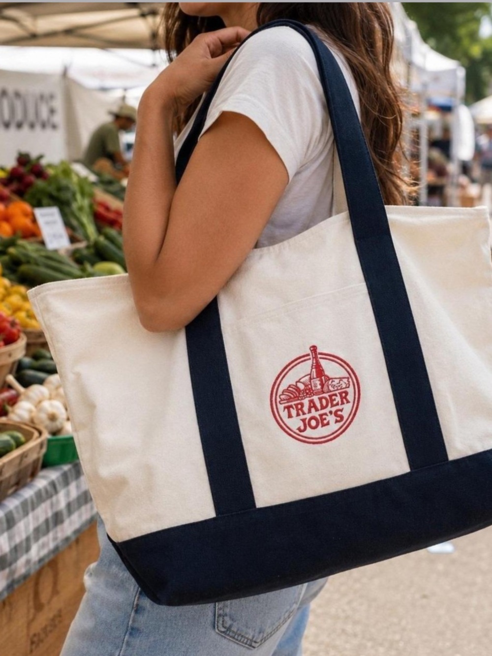 🆕 Trader Joe’s Large Tote Bag. Navy & Cream Canvas. NWT.
